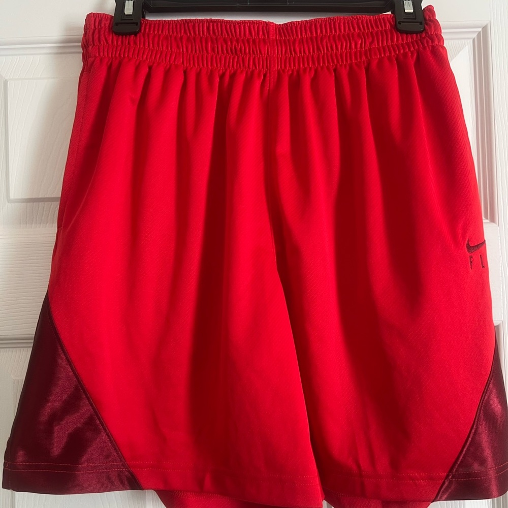 NIKE Dri-FIT ISo Fly Women Basketball Shorts Red Size M